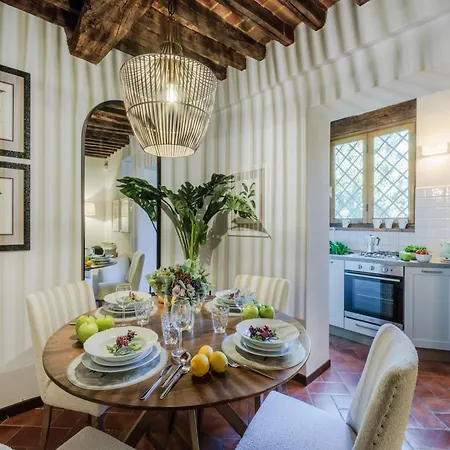 Modern Comfort Meets Tuscan Charm Appartamento